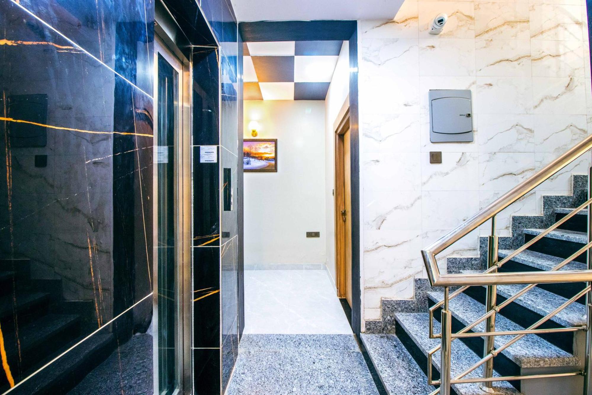 Treebo Elite Corporate, Sector 62 Ξενοδοχείο Νόιντα Εξωτερικό φωτογραφία